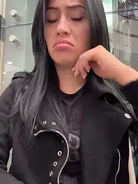 Sara luna  online show from 01.15.25