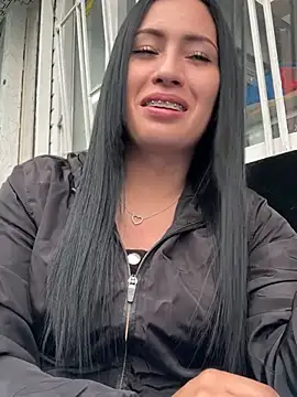 Sara luna  online show from 03.21.25