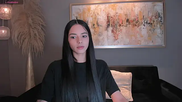 HannahJamesX online show from 12.15.24