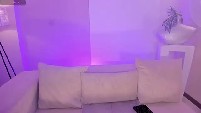 Snapshot of HannahJamesX chatting on 07.28.26 HannahJamesX online show from 07.28.26