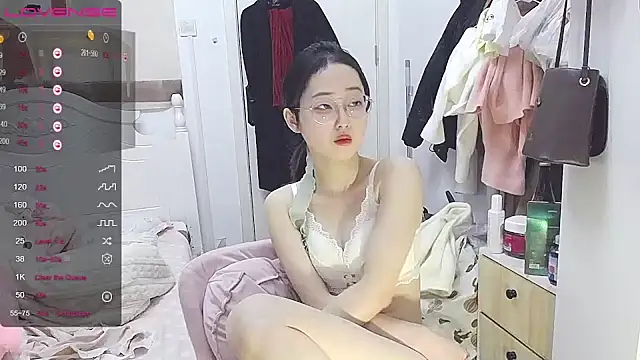 Snapshot of Destin_ chatting on 12.26.24 Destin online show from 12.26.24