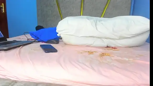 Pretty Shall online show from 10.15.25