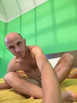 Snapshot of tubfunaske chatting on 10.12.25 tubfunaske online show from 10.12.25