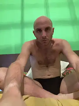 Snapshot of tubfunaske chatting on 10.28.25 tubfunaske online show from 10.28.25