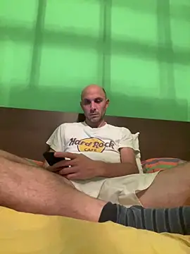 Snapshot of tubfunaske chatting on 10.29.25 tubfunaske online show from 10.29.25