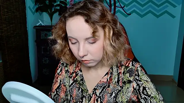 Snapshot of JasmineMilko chatting on 10.08.25 JasmineMilko online show from 10.08.25