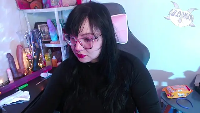 LiloMoon69 online show from 12.18.24