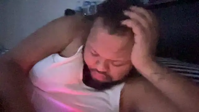 Snapshot of papijusto chatting on 10.29.25 papijusto online show from 10.29.25