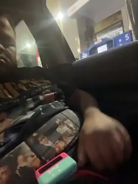 Snapshot of papijusto chatting on 10.31.25 papijusto online show from 10.31.25