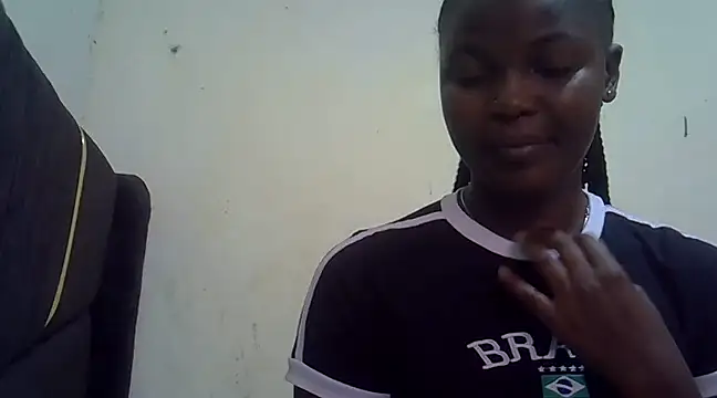 Snapshot of pretty_vivy chatting on 03.03.25 pretty vivy online show from 03.03.25