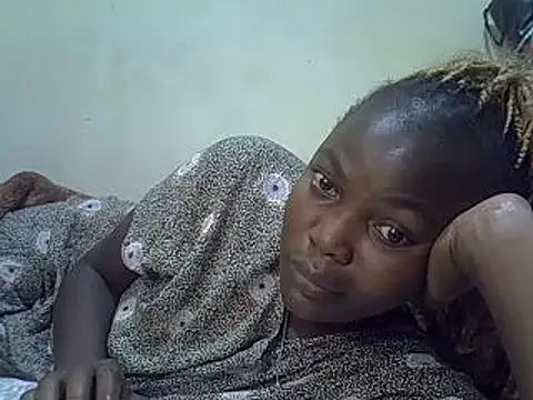 Snapshot of pretty_vivy chatting on 03.23.25 pretty vivy online show from 03.23.25