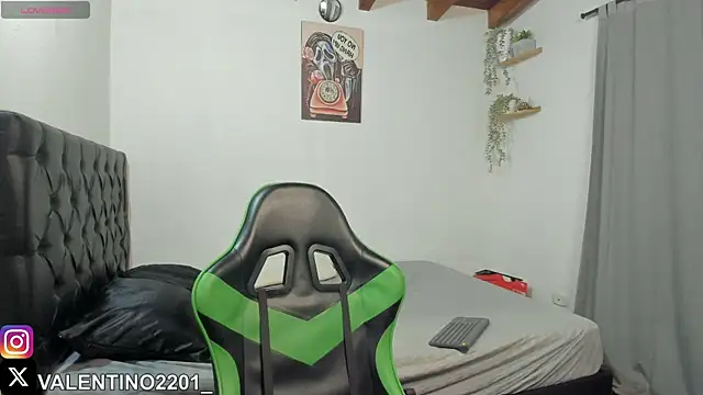 Valentino Xander online show from 10.10.25