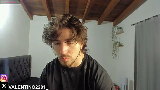 Valentino Xander online show from 10.26.25