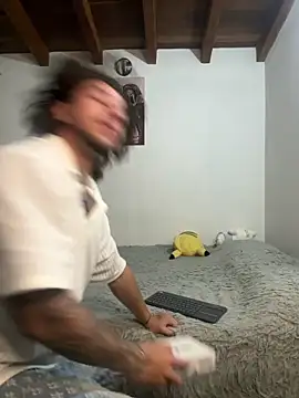 Valentino Xander online show from 11.28.25