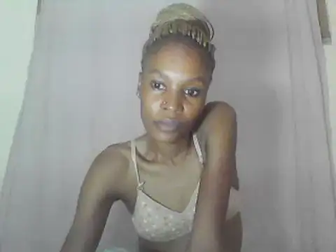 Snapshot of Sweetpetite254 chatting on 02.10.25 Sweetpetite254 online show from 02.10.25