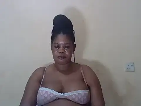 Snapshot of ANALQUEEN4 chatting on 02.18.25 ANALQUEEN4 online show from 02.18.25