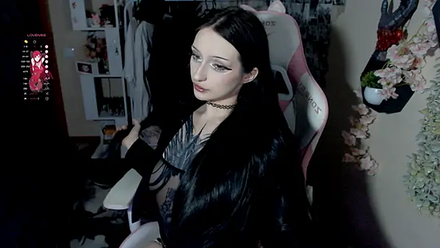 Snapshot of hikmurr chatting on 12.05.24 hikmurr online show from 12.05.24