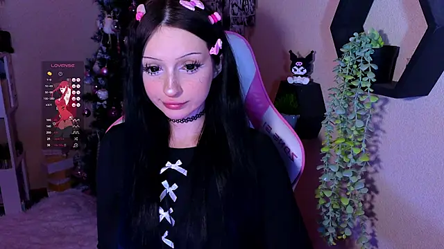 Snapshot of hikmurr chatting on 01.10.25 hikmurr online show from 01.10.25