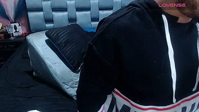 Piggy Eddy online show from 12.11.24