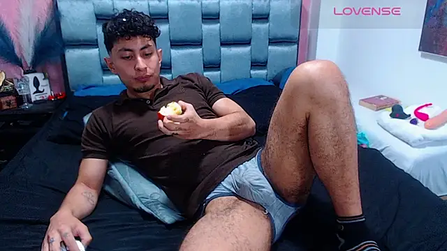 Piggy Eddy online show from 12.14.24