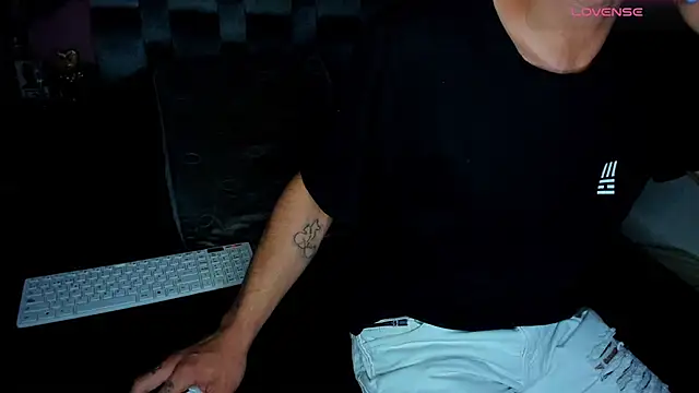 Piggy Eddy online show from 01.14.25