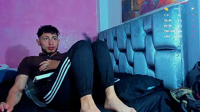 Piggy Eddy online show from 03.23.25