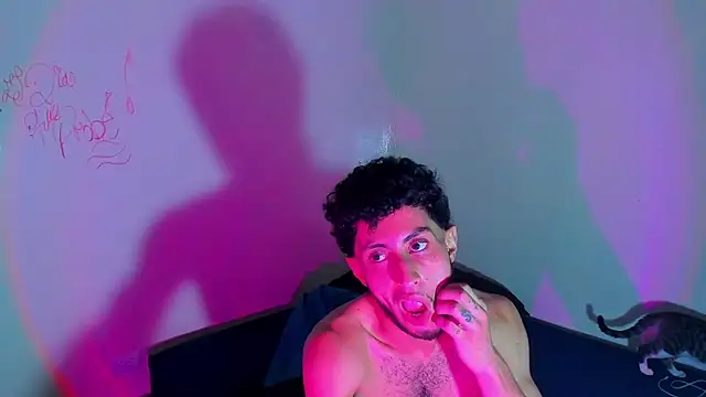 Piggy Eddy online show from 04.04.26