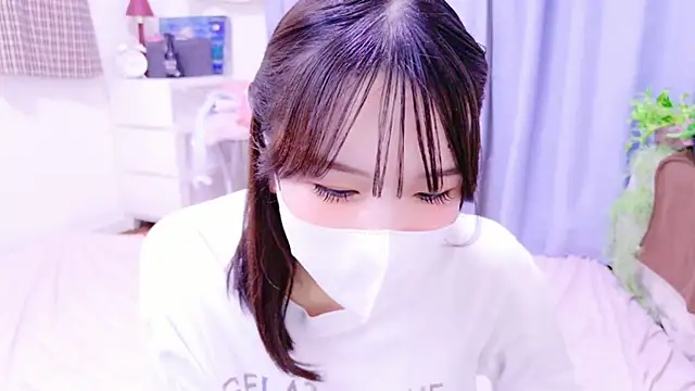 Snapshot of mari_tan_ch chatting on 12.04.24 mari tan ch online show from 12.04.24