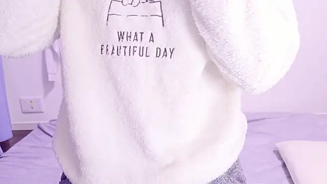 Snapshot of mari_tan_ch chatting on 12.10.24 mari tan ch online show from 12.10.24