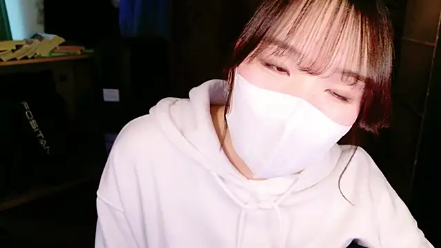 Snapshot of mari_tan_ch chatting on 01.06.25 mari tan ch online show from 01.06.25