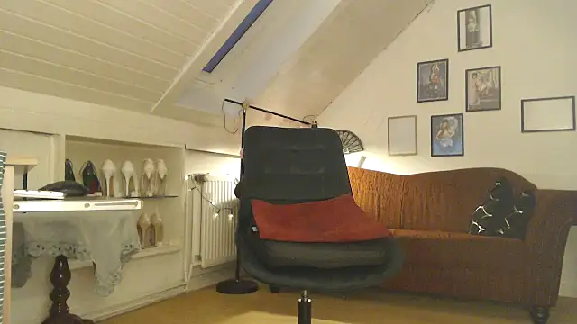 GinaBlonde online show from 01.13.25
