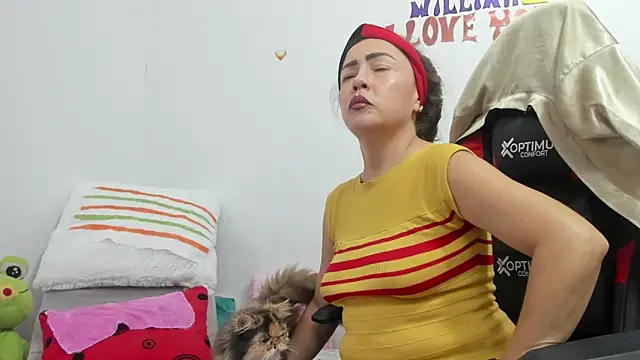 GatitaSexy Hotwet4u online show from 10.24.25