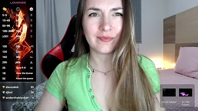Snapshot of Naughty_Annn chatting on 04.19.26 Naughty Annn online show from 04.19.26