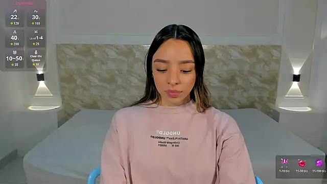 AliceRoss0 online show from 10.17.25