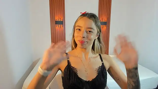 AliceRoss0 online show from 11.29.25