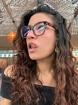 Snapshot of ValeriEvan chatting on 09.17.25 ValeriEvan online show from 09.17.25