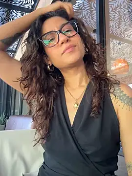 Snapshot of ValeriEvan chatting on 09.21.25 ValeriEvan online show from 09.21.25