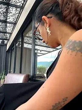 Snapshot of ValeriEvan chatting on 10.05.25 ValeriEvan online show from 10.05.25