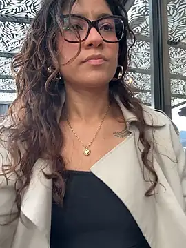 Snapshot of ValeriEvan chatting on 10.28.25 ValeriEvan online show from 10.28.25