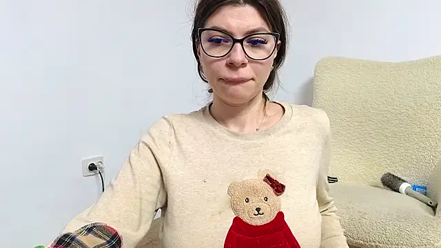 Snapshot of Jullyenn3 chatting on 01.18.25 Jullyenn3 online show from 01.18.25