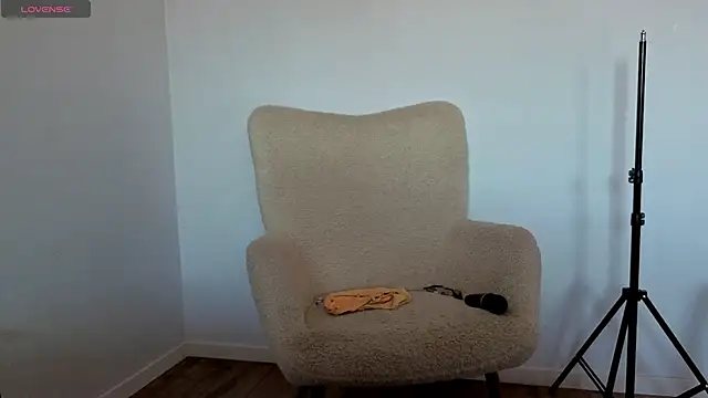 Jullyenn3 online show from 05.14.26