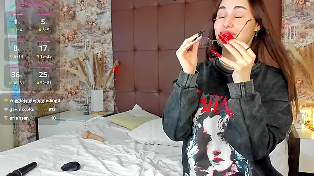 Mary Walker online show from 01.24.25