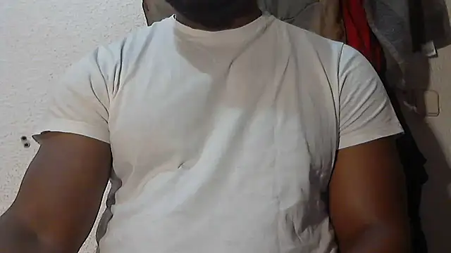 Snapshot of mmoiblack chatting on 02.04.25 mmoiblack online show from 02.04.25