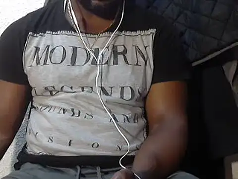 Snapshot of mmoiblack chatting on 03.22.25 mmoiblack online show from 03.22.25