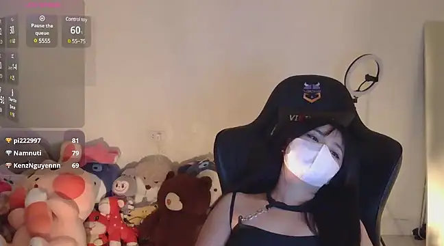 Snapshot of TimmyZi chatting on 12.27.24 TimmyZi online show from 12.27.24