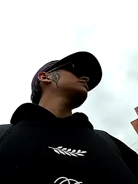 Snapshot of Cuervo_maniaco chatting on 12.27.24 Cuervo maniaco online show from 12.27.24