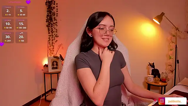 suzumi   online show from 10.24.25