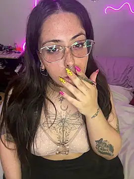 Snapshot of Mizztikaa chatting on 02.03.25 Mizztikaa online show from 02.03.25