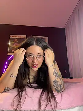 Mizztikaa online show from 11.05.25