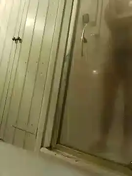 Snapshot of DrbigdickUK chatting on 12.21.24 DrbigdickUK online show from 12.21.24